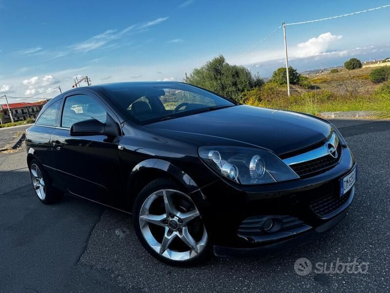 Usata Opel Astra 150 CV (110 kW) 2007 Utilitaria