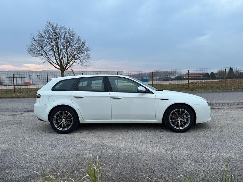 Usata Alfa Romeo 159 Progression 136 CV (100 kW) 2012 Bianco Station wagon
