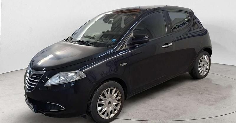 Usata Lancia Ypsilon Gold 69 CV (50 kW) 2012 Nero Utilitaria