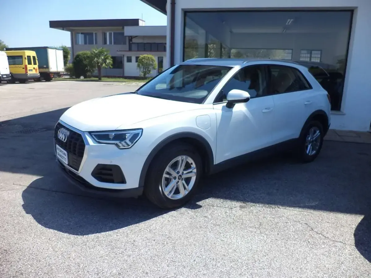 Usata Audi Q3 Business 150 CV (110 kW) 2024 Bianco SUV