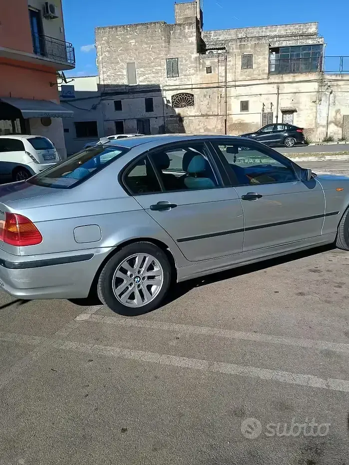 Usata BMW 2000 150 CV (110 kW) 2005 Grigio Berlina