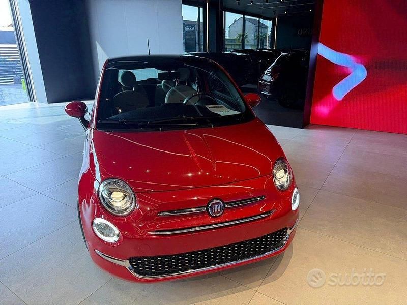 Usata Fiat 500 Dolcevita 70 CV (51 kW) 2023 Rosso metallizzato Utilitaria