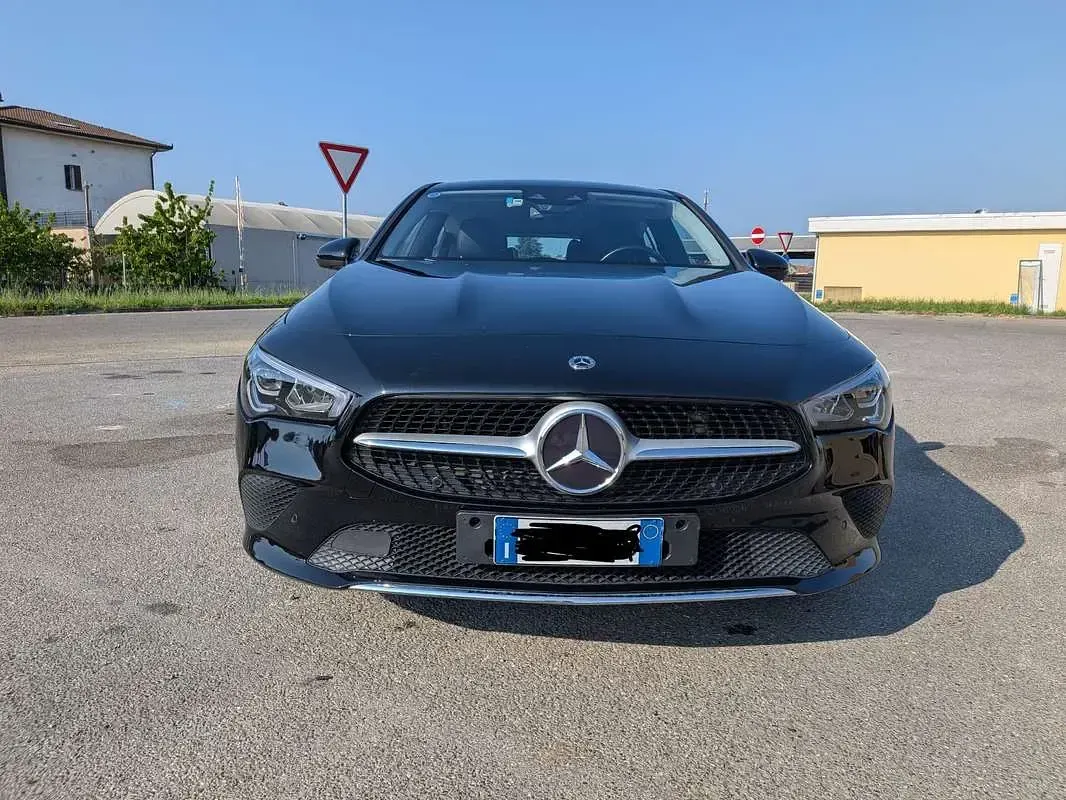 Usata Mercedes CLA180 Shooting Brake Business 136 CV (100 kW) 2021 Nero Station wagon