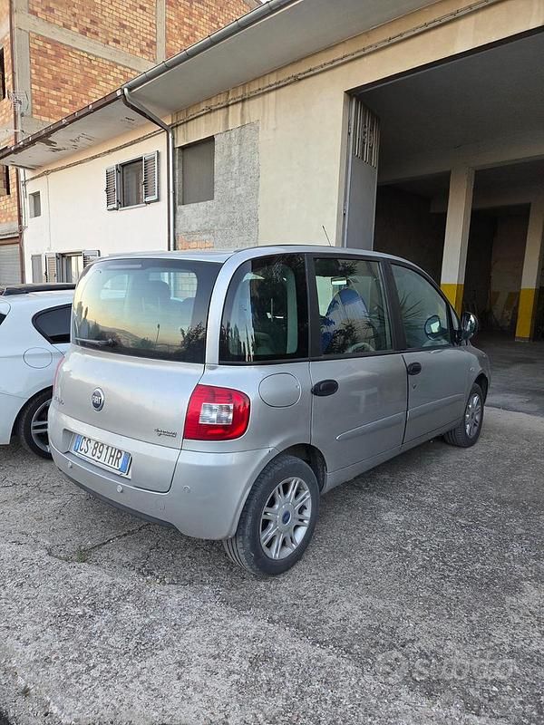 Usata Fiat Multipla 2004 Grigio Monovolume