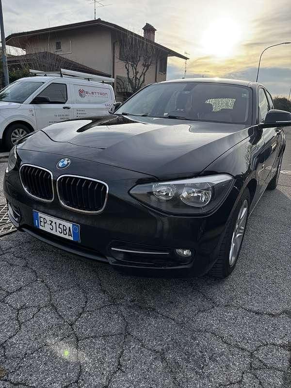 Usata 2012 BMW 116 Sport Line Due volumi | 6999 € (Buon prezzo) - Immagine 1/4