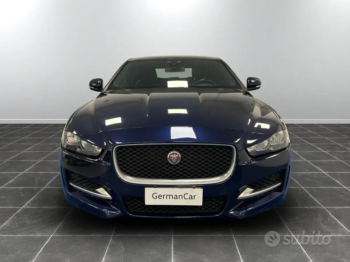 Usata Jaguar XE R-Sport 180 CV (132 kW) 2017 Berlina