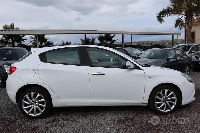 Usata Alfa Romeo Giulietta Super 120 CV (88 kW) 2019 Bianco Berlina