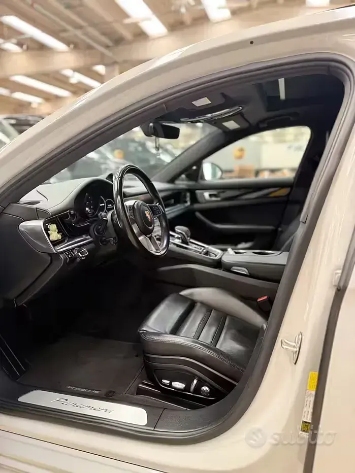 Usata Porsche Panamera 330 CV (242 kW) 2018 Bianco Utilitaria