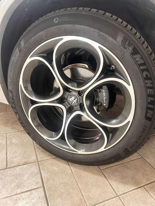 Usata Alfa Romeo Stelvio Veloce 209 CV (153 kW) 2020 Grigio SUV