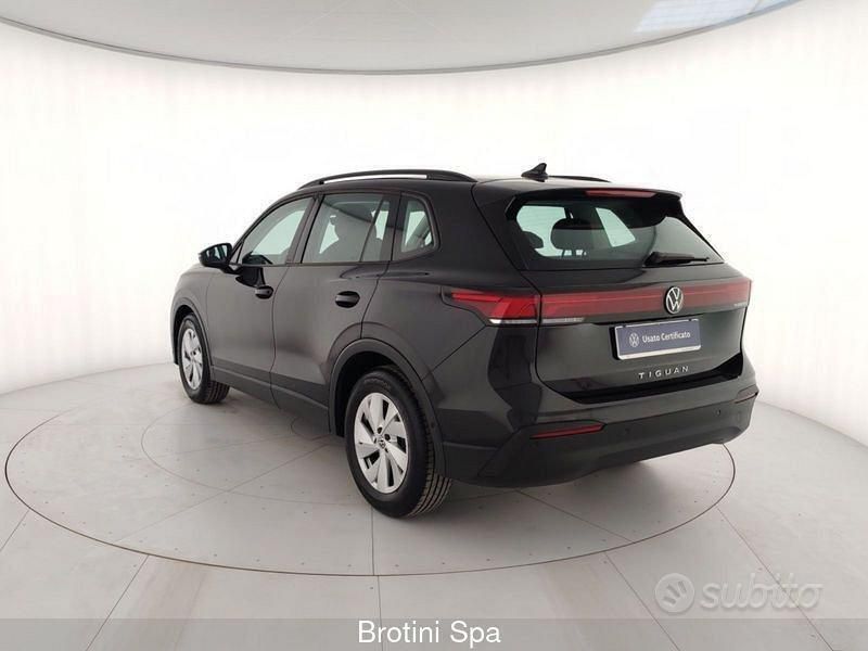 Usata VW Tiguan Life 150 CV (110 kW) 2024 Nero SUV
