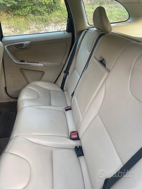 Usata Volvo XC60 163 CV (119 kW) 2009 Nero SUV