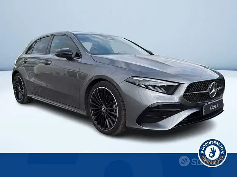 Usata Mercedes A180 Advanced Plus 116 CV (85 kW) 2025 Grigio scuro metallizzato Berlina