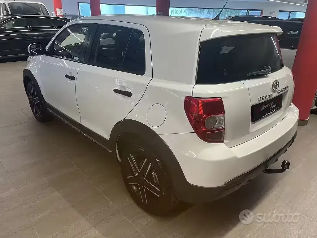 Usata Toyota Urban Cruiser 90 CV (66 kW) 2013 Bianco Utilitaria