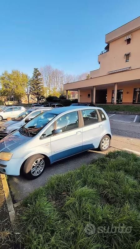Usata Fiat Idea 70 CV (51 kW) 2004 Blu Monovolume
