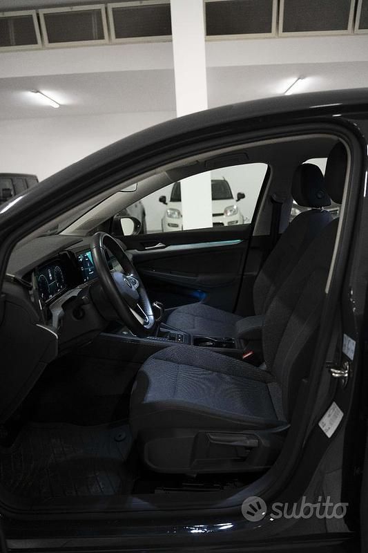 Usata VW Golf VIII 130 CV (95 kW) 2021 Berlina