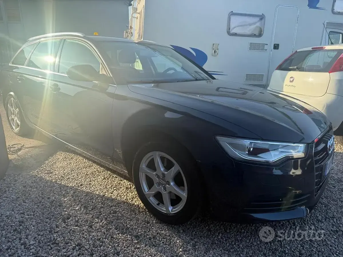 Usado Audi A6 Advanced 177 CV (130 kW) 2012 Azul Familiar