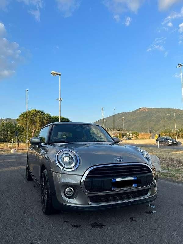 Usata Mini ONE 75 CV (55 kW) 2020 Grigio Utilitaria