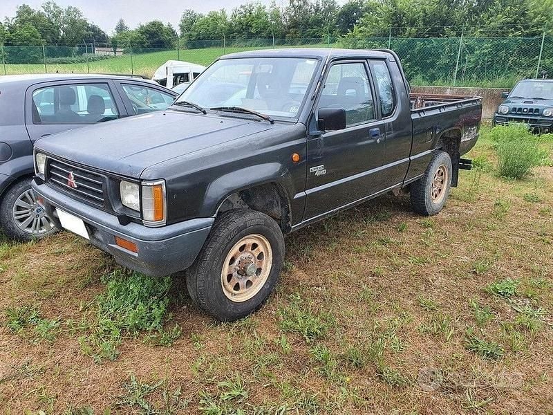 Usata Mitsubishi L200 87 CV (63 kW) 1995 Verde Pick-up