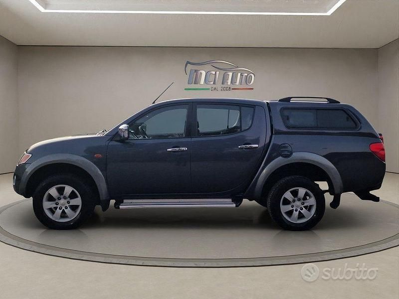 Usata Mitsubishi L200 Invite 136 CV (100 kW) 2007 Grigio Pick-up