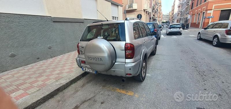 Usata Toyota RAV4 150 CV (110 kW) 2003 Grigio SUV