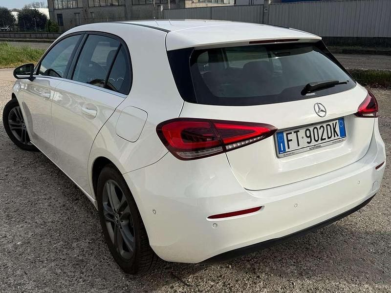 Begagnad Mercedes A180 Premium 116 HK (85 kW) 2019 Vit Sedan