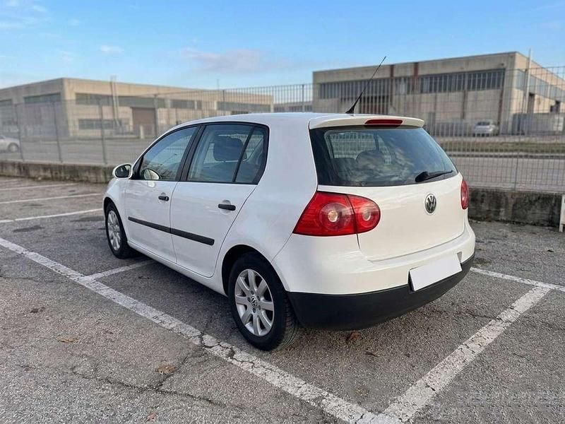 Usata VW Golf IV Comfortline 102 CV (75 kW) 2006 Bianco Berlina