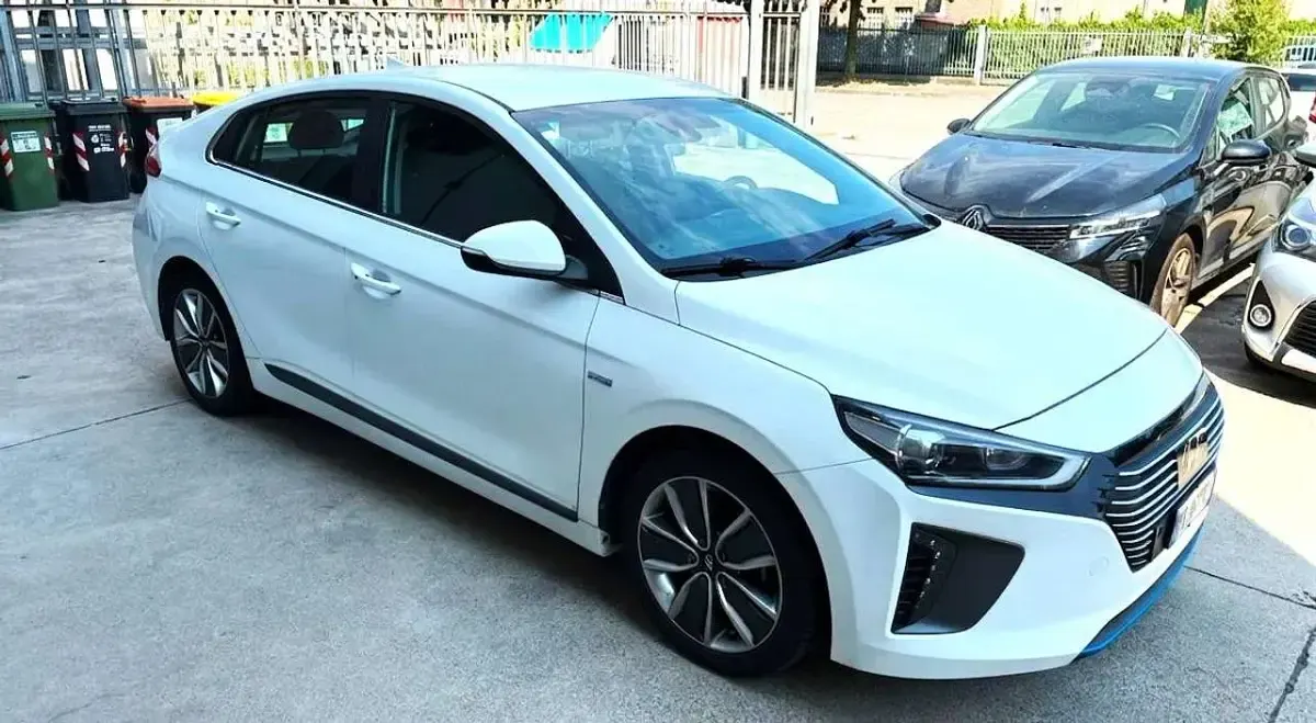 Usata Hyundai Ioniq Comfort 105 CV (77 kW) 2019 Bianco Utilitaria