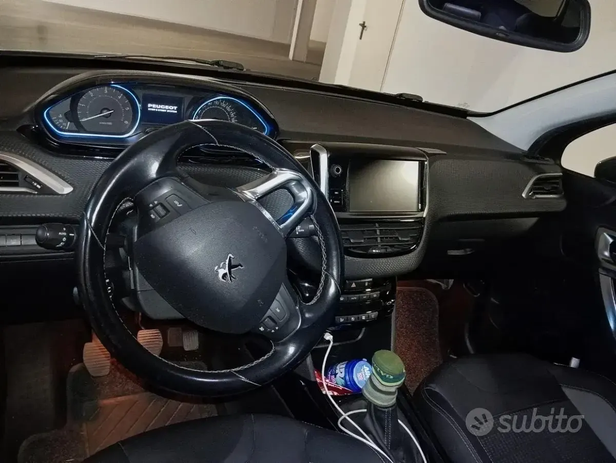 Usata Peugeot 2008 Allure 120 CV (88 kW) 2017 Grigio SUV