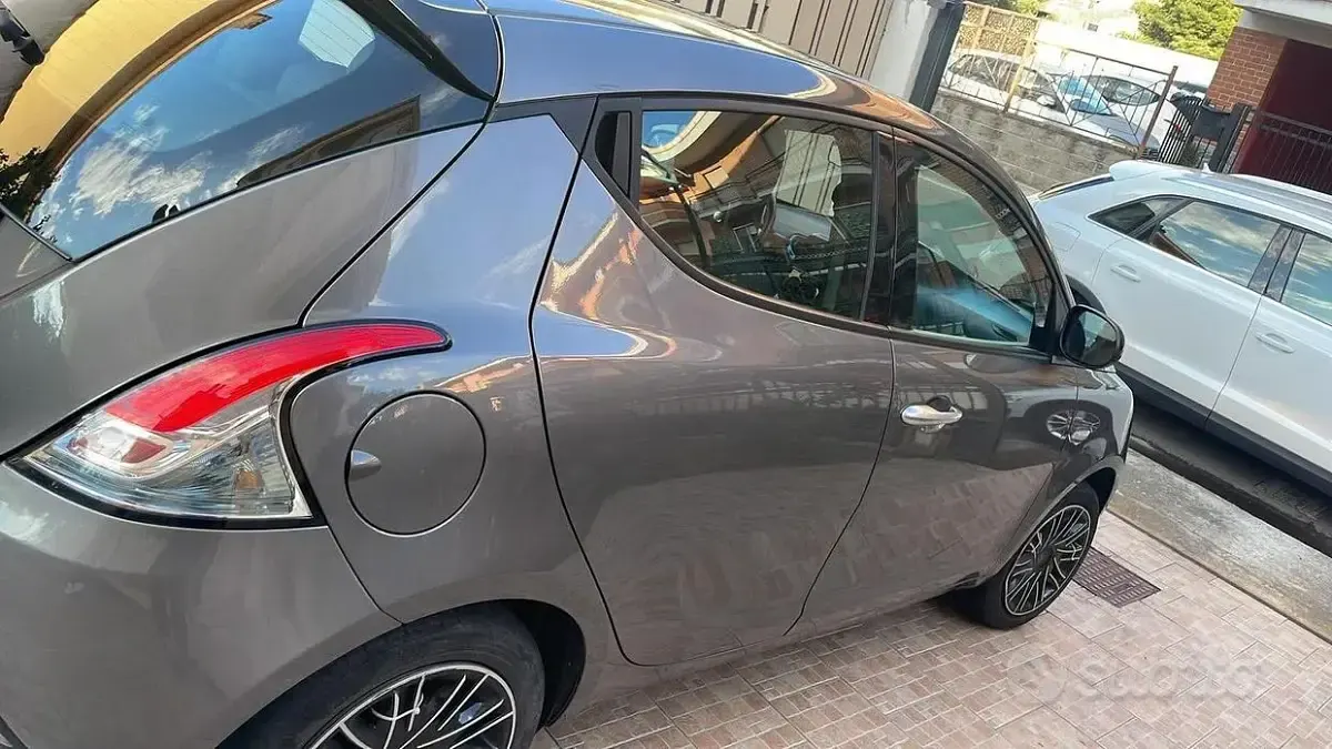 Usata Lancia Ypsilon 60 CV (44 kW) 2023 Utilitaria