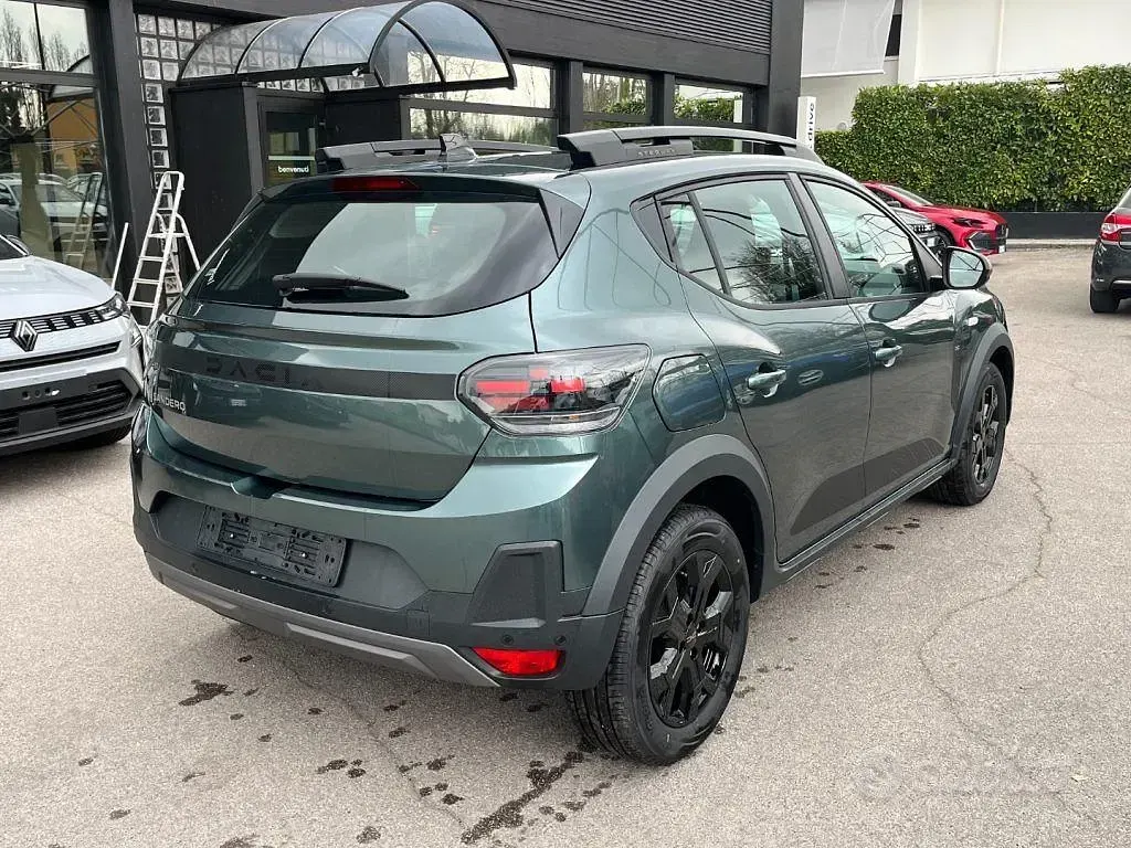 Ny Dacia Sandero Extreme 122 HK (89 kW) 2026 Grön Sedan