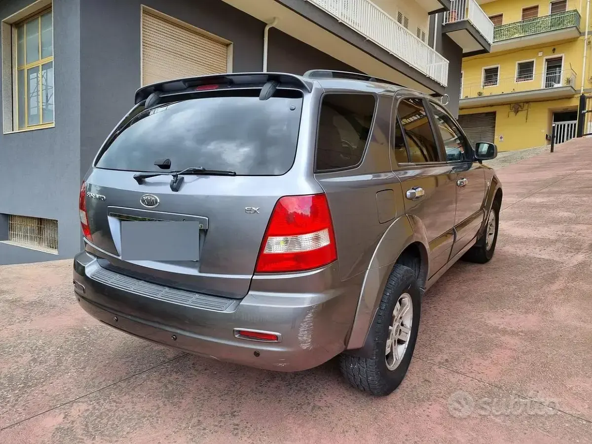 Usata Kia Sorento EX 140 CV (102 kW) 2004 Grigio SUV