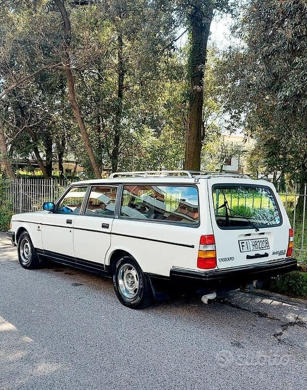 Usata Volvo 240 116 CV (85 kW) 1991 Bianco Station wagon