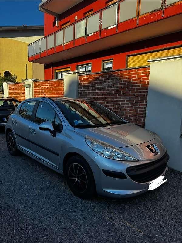 Usata Peugeot 207 88 CV (64 kW) 2007 Argento Berlina