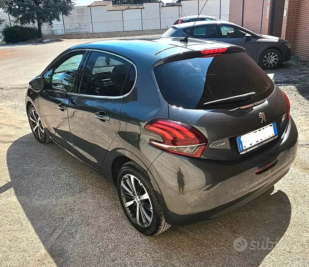 Usata Peugeot 208 Allure 110 CV (80 kW) 2016 Grigio Utilitaria