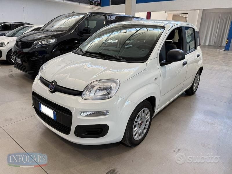 Usata Fiat Panda 70 CV (51 kW) 2022 Bianco pastello Utilitaria