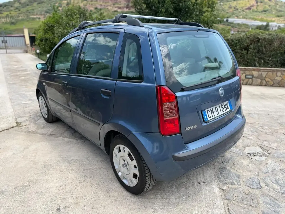 Usata Fiat Idea Emotion 69 CV (50 kW) 2004 Blu Monovolume