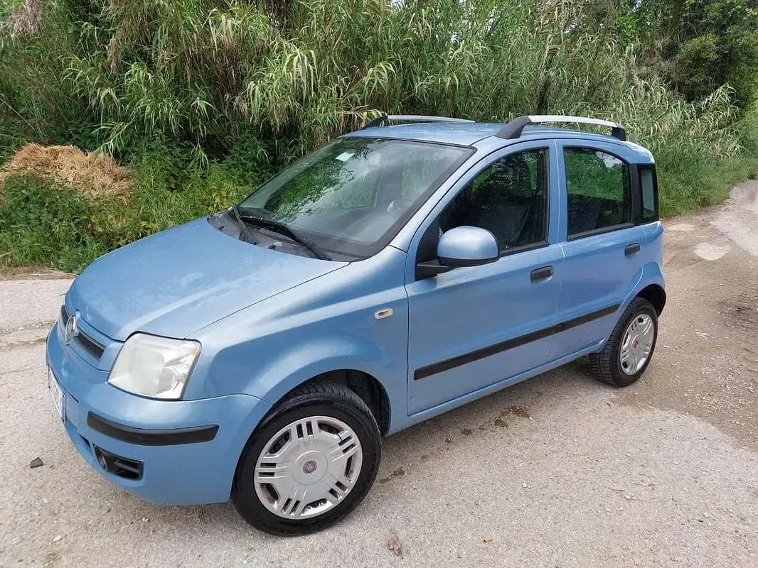 Usata Fiat Panda Dynamic 77 CV (56 kW) 2011 Blu/azzurro Utilitaria