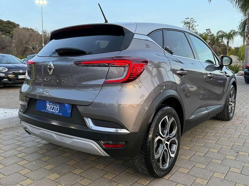 Usata Renault Captur Intens 116 CV (85 kW) 2018 Argento SUV