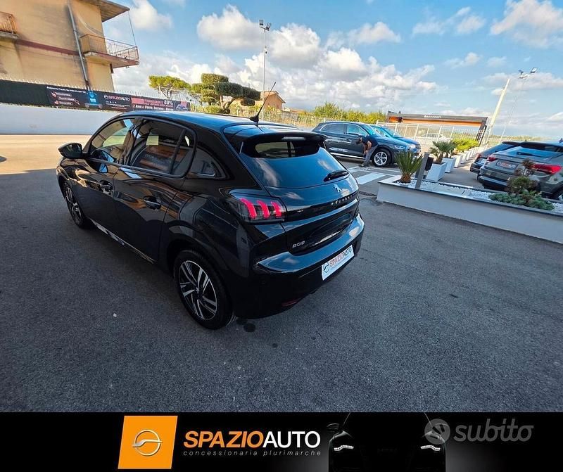 Usata Peugeot 208 Allure+ 102 CV (75 kW) 2020 Nero Utilitaria