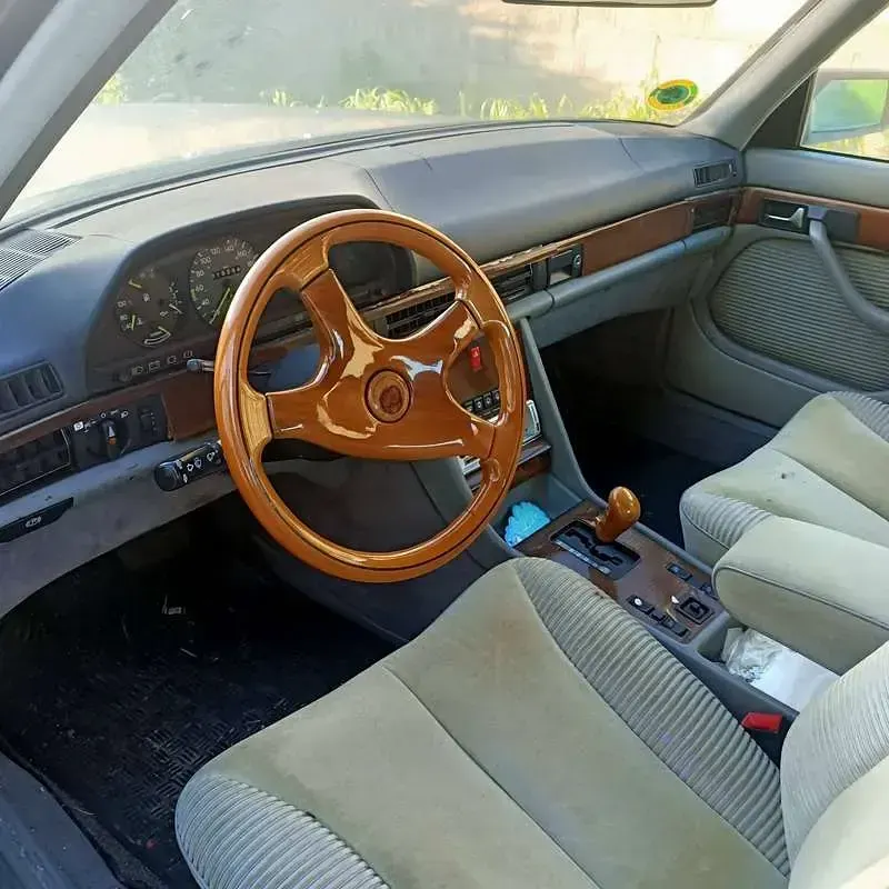 Usata Mercedes 500 231 CV (169 kW) 1983 Argento Berlina