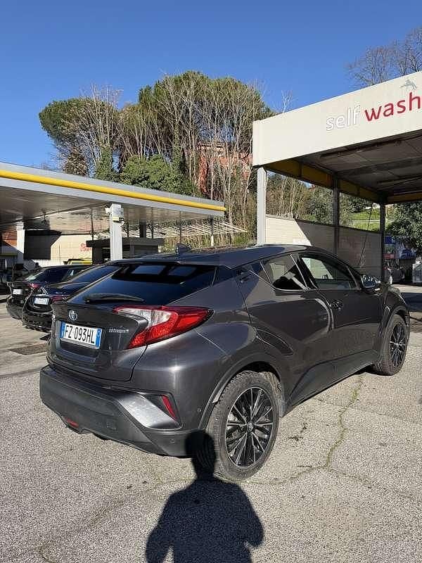 Usata Toyota C-HR Lounge 98 CV (72 kW) 2017 SUV