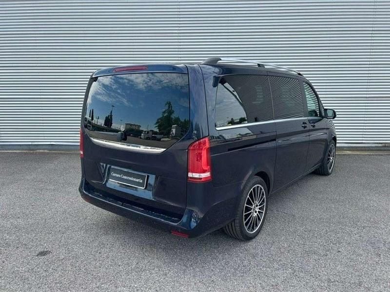 Usata Mercedes V300 239 CV (175 kW) 2019 Blu cavansite Monovolume