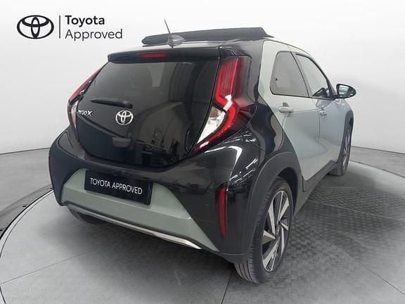 Usata Toyota Aygo X Lounge 72 CV (52 kW) 2025 Grigio SUV