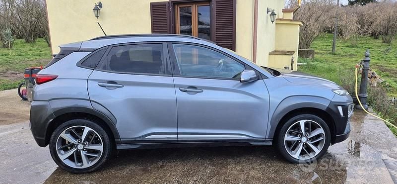 Usata Hyundai Kona Xpossible 116 CV (85 kW) 2018 Grigio SUV