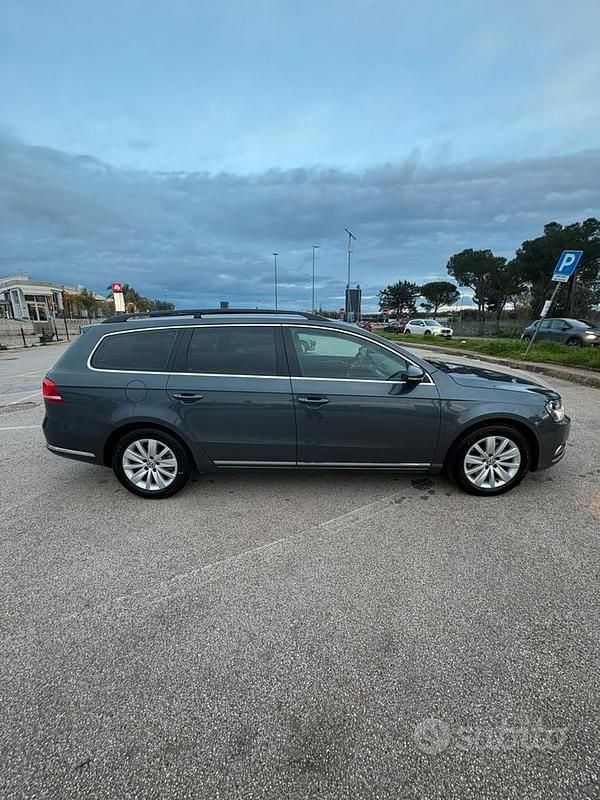 Usata VW Passat 105 CV (77 kW) 2011 Grigio Station wagon