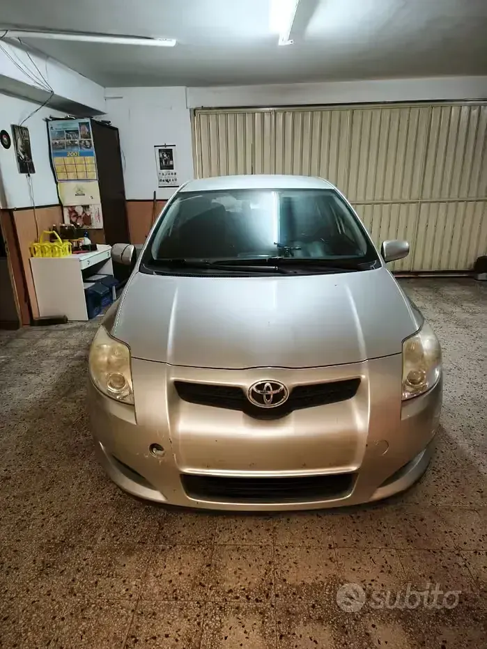 Usata Toyota Auris 90 CV (66 kW) 2008 Grigio Utilitaria