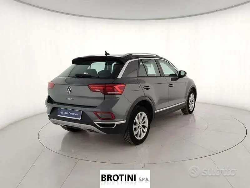 Usata VW T-Roc Style 116 CV (85 kW) 2025 Grigio SUV