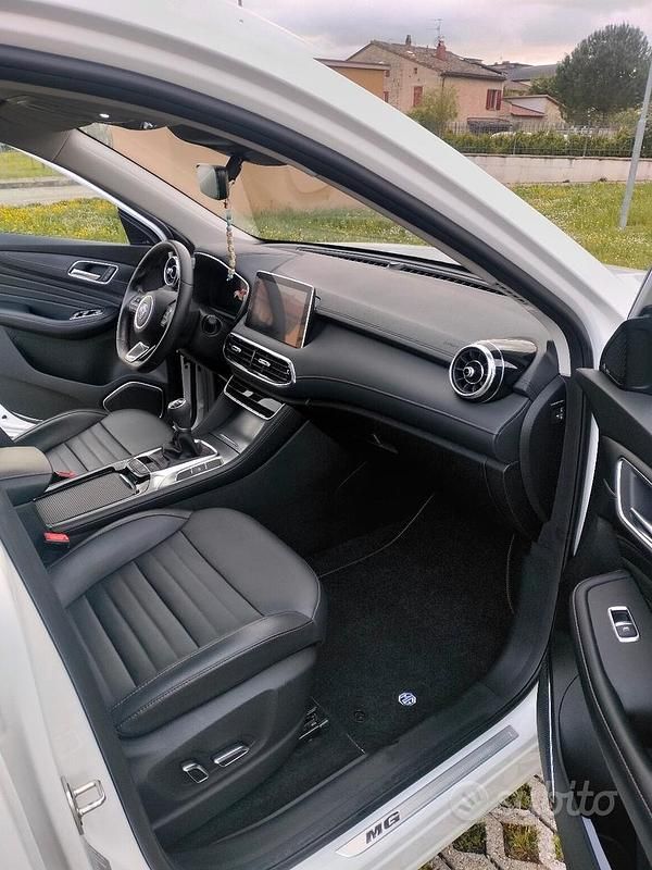 Usata MG HS Luxury 170 CV (125 kW) 2024 SUV