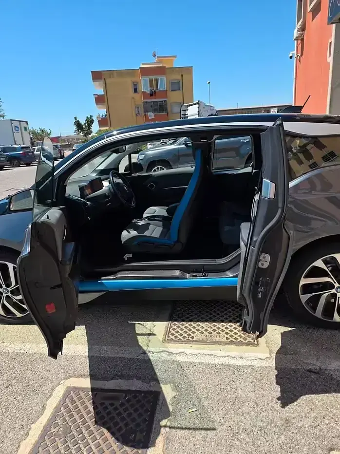 Usata BMW i3 75 kW (102 CV) 2021 Grigio Utilitaria