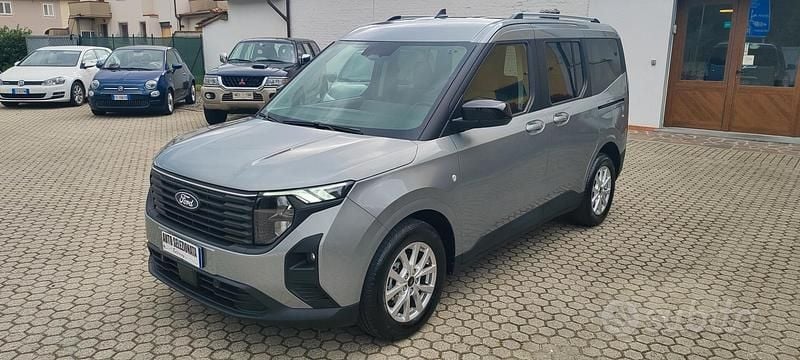 Usata Ford Tourneo Courier Active 125 CV (91 kW) 2024 Grigio Monovolume